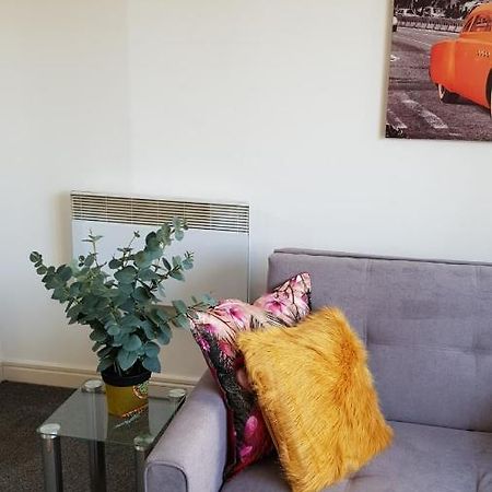City Centre 1 Bed Apartment With Free On Site Parking With Cctv By Lets Relocations เบอร์มิงแฮม ภายนอก รูปภาพ