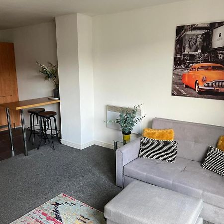City Centre 1 Bed Apartment With Free On Site Parking With Cctv By Lets Relocations เบอร์มิงแฮม ภายนอก รูปภาพ