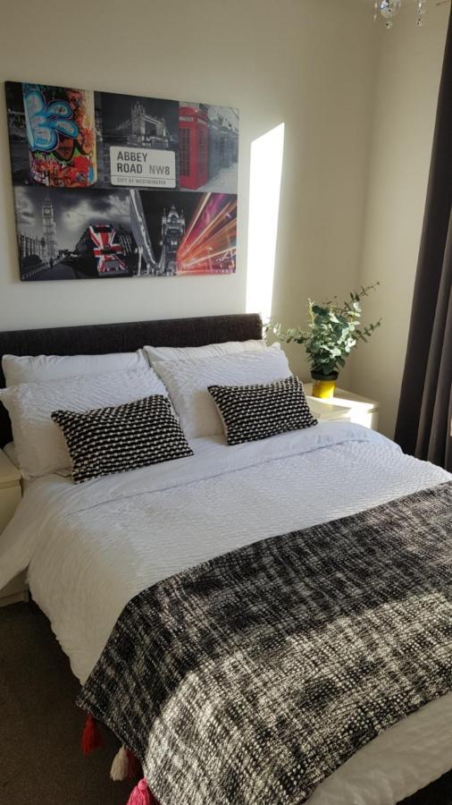 City Centre 1 Bed Apartment With Free On Site Parking With Cctv By Lets Relocations เบอร์มิงแฮม ภายนอก รูปภาพ