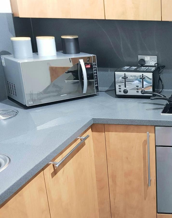 City Centre 1 Bed Apartment With Free On Site Parking With Cctv By Lets Relocations เบอร์มิงแฮม ภายนอก รูปภาพ