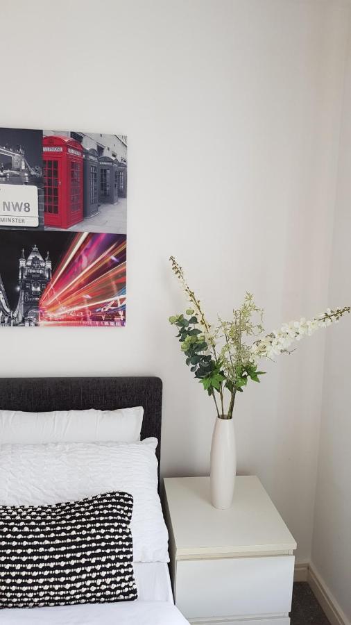 City Centre 1 Bed Apartment With Free On Site Parking With Cctv By Lets Relocations เบอร์มิงแฮม ภายนอก รูปภาพ