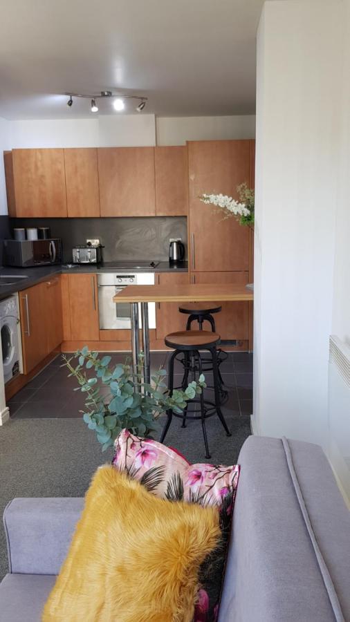 City Centre 1 Bed Apartment With Free On Site Parking With Cctv By Lets Relocations เบอร์มิงแฮม ภายนอก รูปภาพ