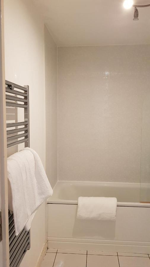 City Centre 1 Bed Apartment With Free On Site Parking With Cctv By Lets Relocations เบอร์มิงแฮม ภายนอก รูปภาพ