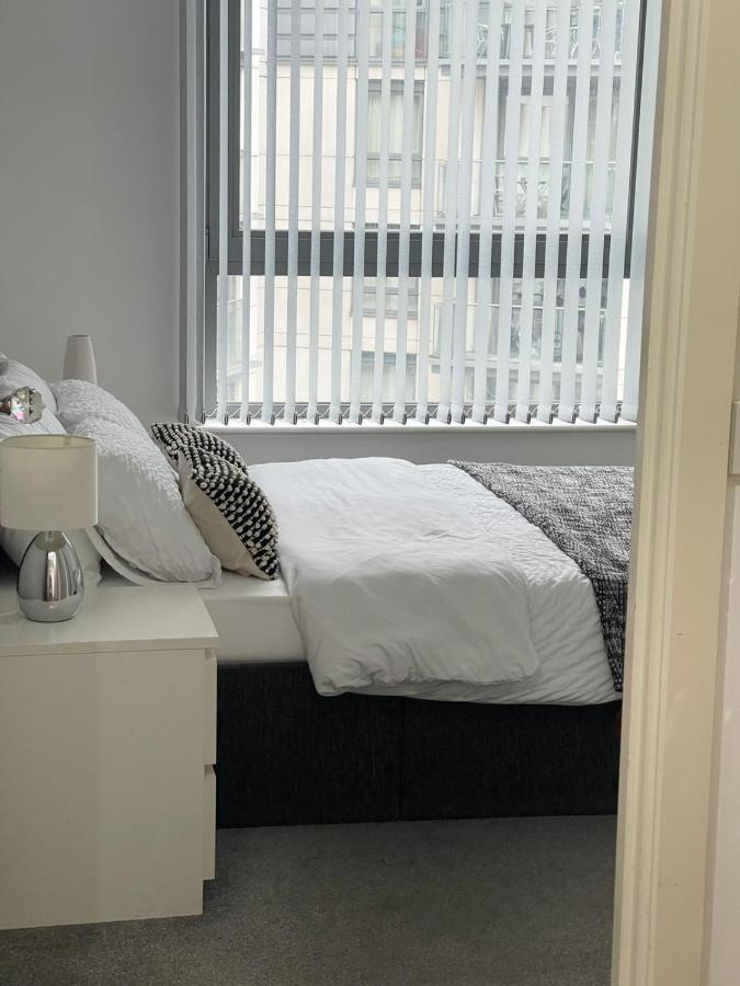 City Centre 1 Bed Apartment With Free On Site Parking With Cctv By Lets Relocations เบอร์มิงแฮม ภายนอก รูปภาพ