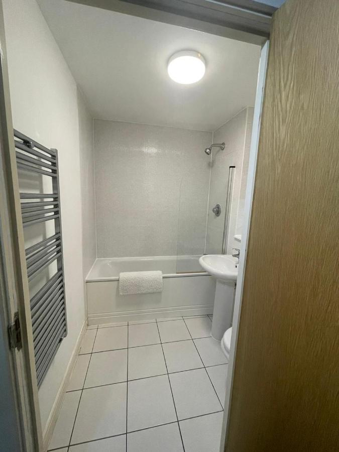 City Centre 1 Bed Apartment With Free On Site Parking With Cctv By Lets Relocations เบอร์มิงแฮม ภายนอก รูปภาพ
